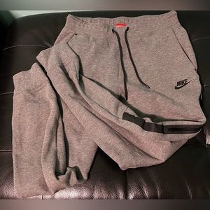 Nike joggers, size S, excellent condition, see measurements
